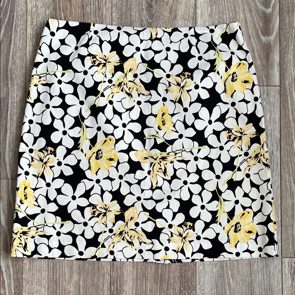 Geoffrey Beene Mini Pencil Skirt 12 Black White Daisies Stretch Cocktail Wear